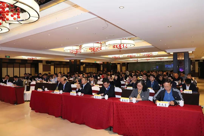 你的固廢我的寶 祥云飛龍倡議聯(lián)手治理危廢 鋼鐵、有色能否擦出“火花”.jpg
